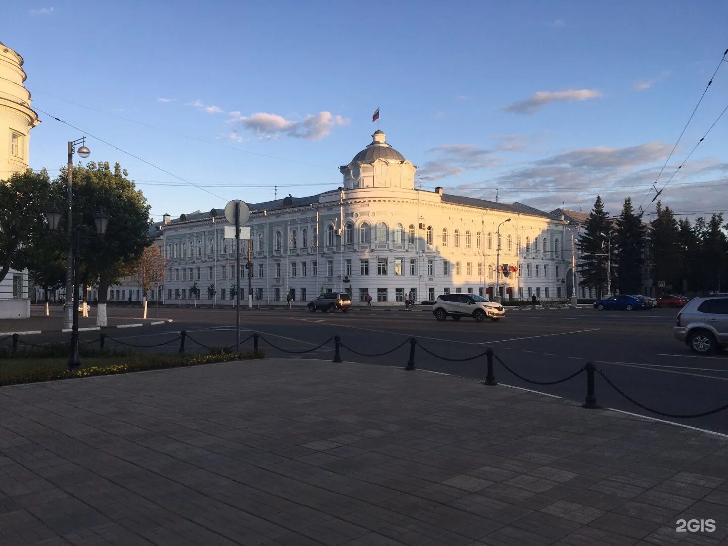 Администрация Твери. Здание правительства Тверь. Тверская администрация. Администрация Тверской области. Администрация твери телефон