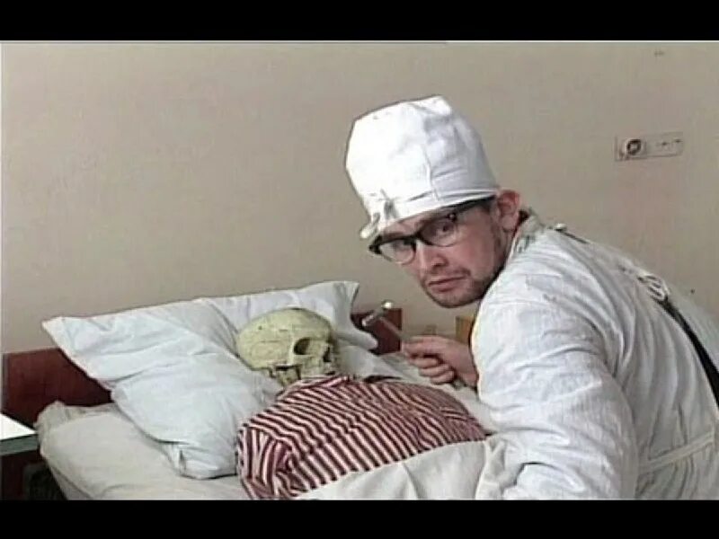 В ярославской психбольнице избивают. Девушка которую избили в ярославле. Ярославль санитары в лифте. Глумление в психиатрических больницах. Санитар в психиатрической больнице вакансии.