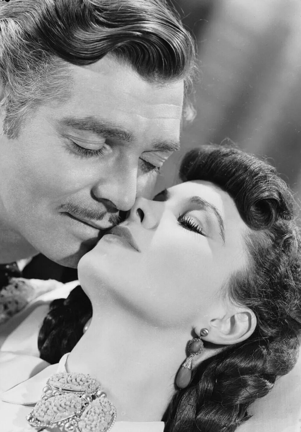 Унесённые ветром 1939 ретт батлер. Унесенные ветром скарлетт и ретт батлер. Ретт батлер. Скарлетт о'хара и ретт батлер. Ветерок унести.
