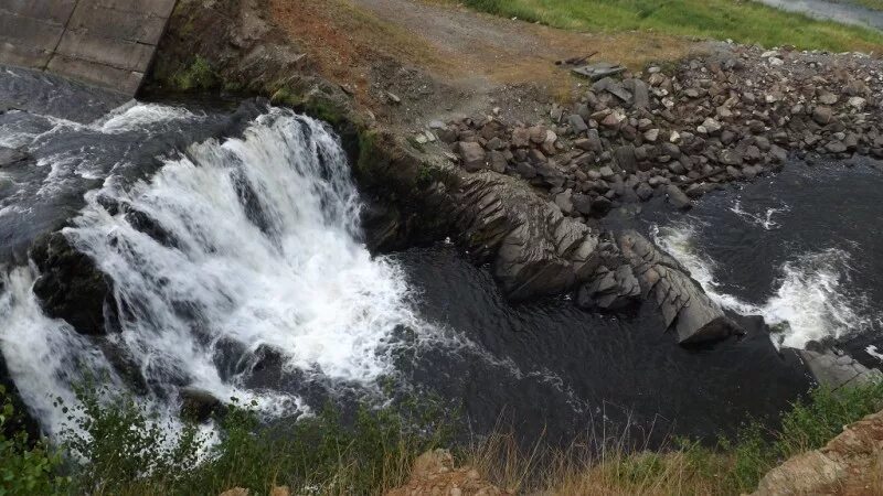 Висимо-уткинск нижний тагил. Висимо-уткинск водопад. Висимо утка водопад. Водопад на уткинский. Водопад на реке вятка беларусь.
