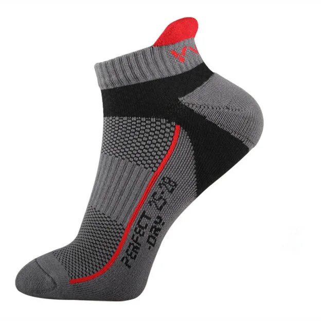 Носки спортивные купить. Adidas sportsocks chaussettesdesport 605. Спортивные носки. Короткие спортивные носки. Носки мужские спортивные.