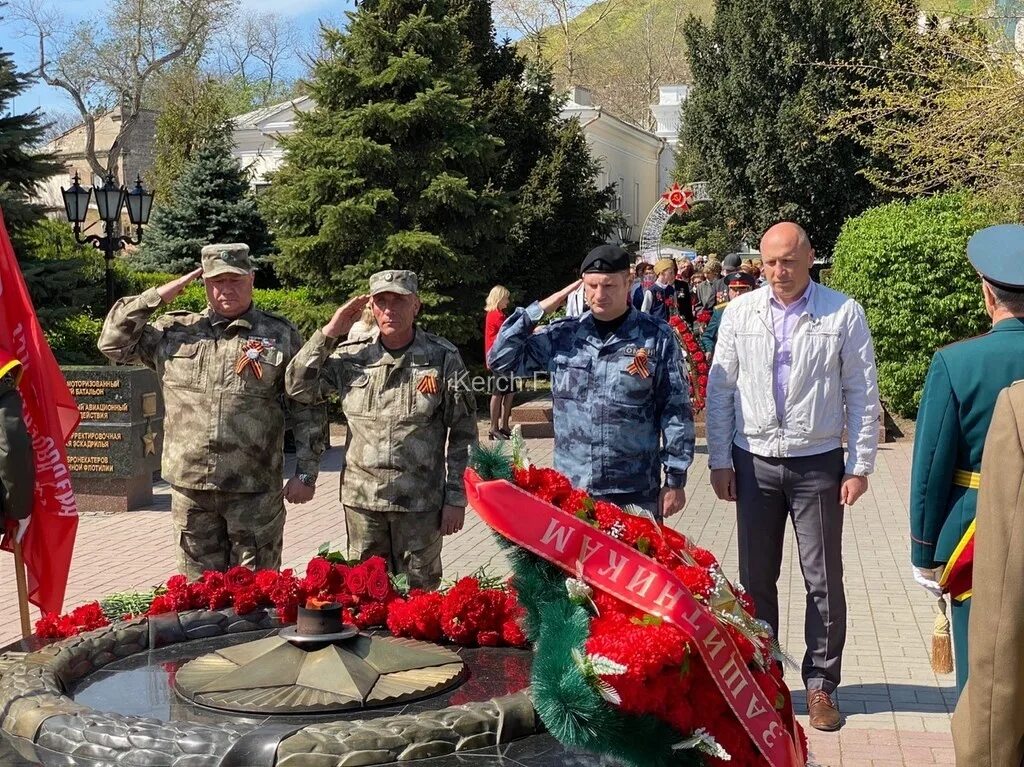 Мчс керчь фото. Керчь фм свежие новости керчи сегодня. Когда освободили керч. Новость дня керчь. Керчь день города концерт.