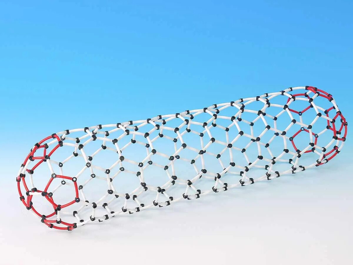 Нанотрубки пиподы. Фуллерен и нанотрубки. Лес углеродных нанотрубок. Carbon c60.