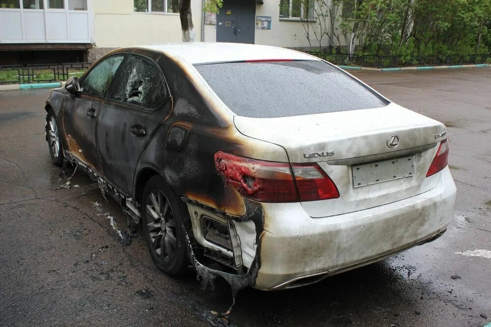 Лексус 2010 седан сгоревший. Гнилой Лексус RX. Lexus GS гнилой.