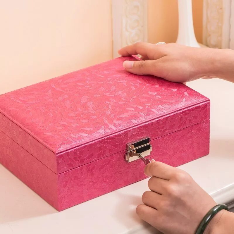 Гофроящик 380-285*228. Закрытие коробок способы. Сборка картонной коробки без скотча. Как закрывать коробки картонные. Вектор закрытая картонная коробка.