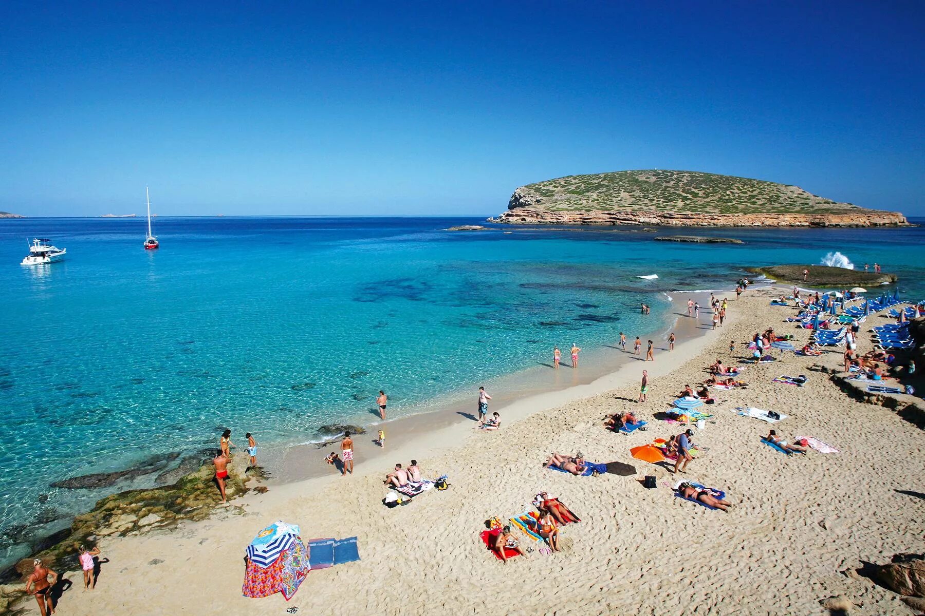 Стеклянный пляж, форт-брэгг, калифорния. Hyams beach белоснежный пляж. Бермуды пляж. Пляж grace bay. Бухта майя бэй.