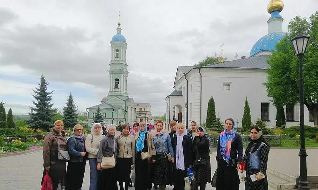оптина пустынь паломники. оптина пустынь монастырь. о паломничестве оптина. оптина пустынь монастырь паломники. оптина пустынь паломники.