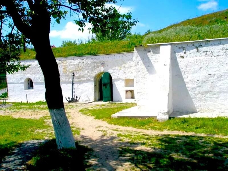 Крепость-музей аксая. Музейный комплекс крепость с таможенной заставой xviii века, аксай. Таможенная застава в аксае ростовской области. Таможенная застава 18 век. Аксайская погранзастава.