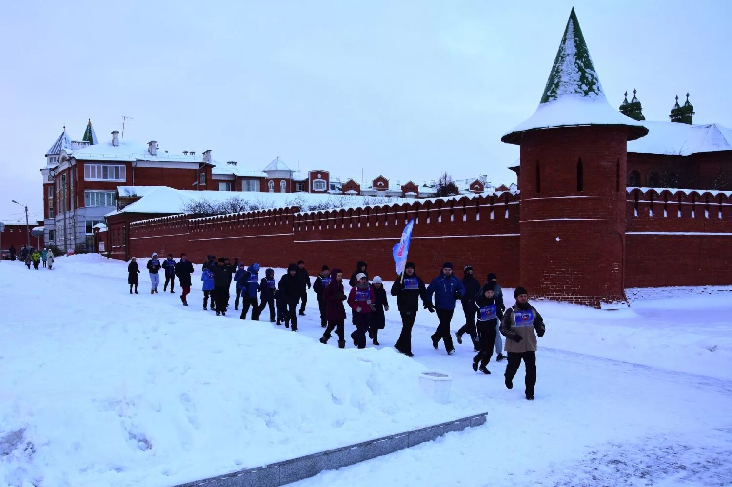 нойшванштайн в йошкар-оле. йошкар ола новогодние праздники куда сходить. йошкар ола новогодние праздники куда сходить. новогодняя йошкар ола. туристы йошкар-ола.