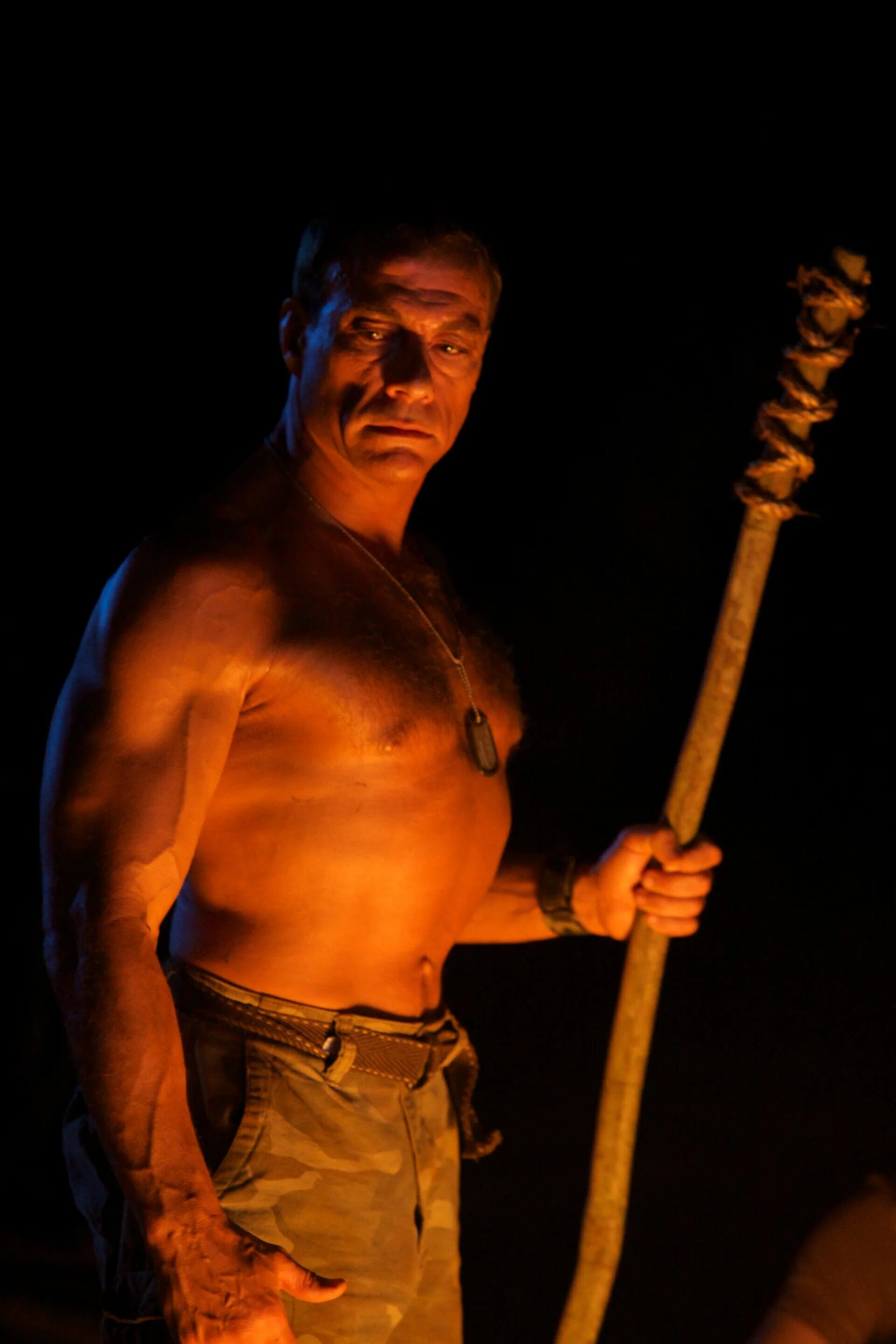 Добро пожаловать в джунгли фильм. Жан клод ван дамм добро пожаловать в джунгли. Бьянка бри добро пожаловать в джунгли. Жан клод джунгли. Добро пожаловать в джунгли фильм 2020.