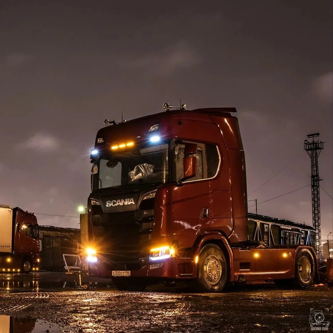 Scania 2022. Volvo fh 3rd. Scania 164l 580 v8. Дальнобой 2023 год. С днем дальнобойщика.