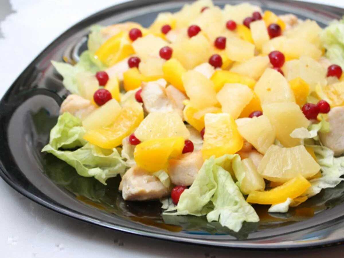 Салат с ананасами простой рецепт фото