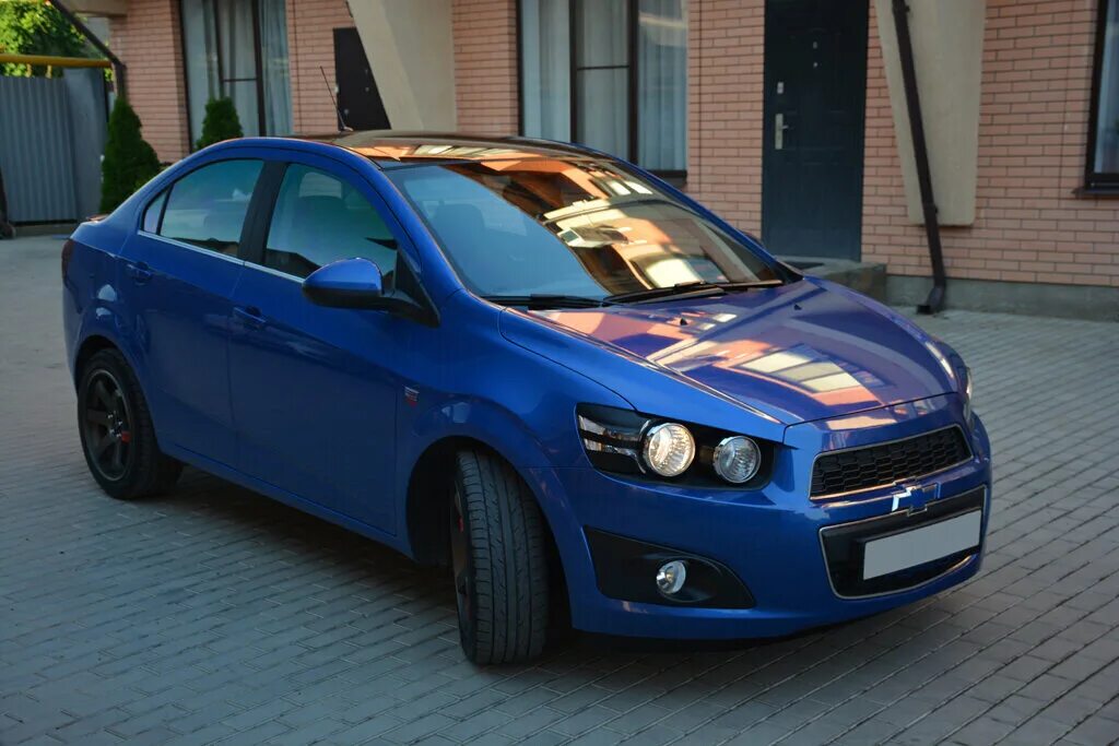 Купить авео автоматом. Шевроле Авео 1.6. Chevrolet Aveo 2019 Tuning. Aveo 2. Шевроле Авео синяя.