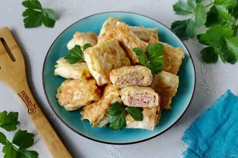 Пирожки из лаваша на сковороде с колбасой