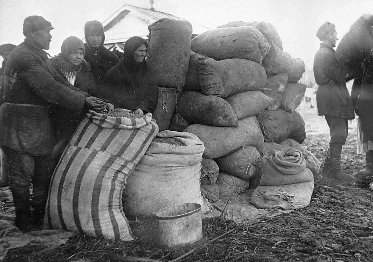 Раскулачивание 1930 года. Репрессии кулаков раскулачивание. Сталинская политика раскулачивания. Раскулачивание 1900. Раскулачивание крестьян в ссср.