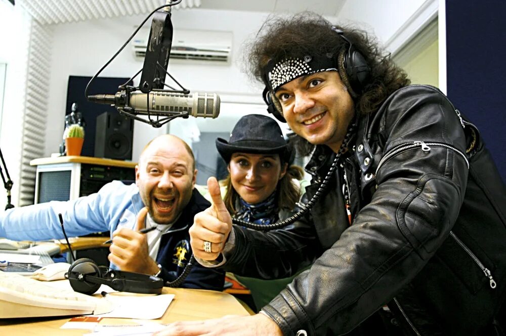 Алиса селезнева, вадим воронов, дмитрий оленин. Ведущие русского радио. Фамилия радио русский. Русское радио. Мурзилки авторадио мурзилки авторадио.