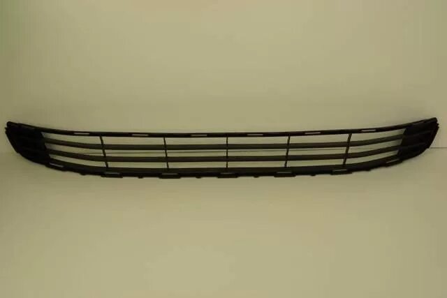 Toyota 53112-42090. Верхняя решетка бампера тойота королла 11 поколения. Решетка бампера тойота. Решетка бампера тойота. Решетка в нижней части бампера рав 4 2011.