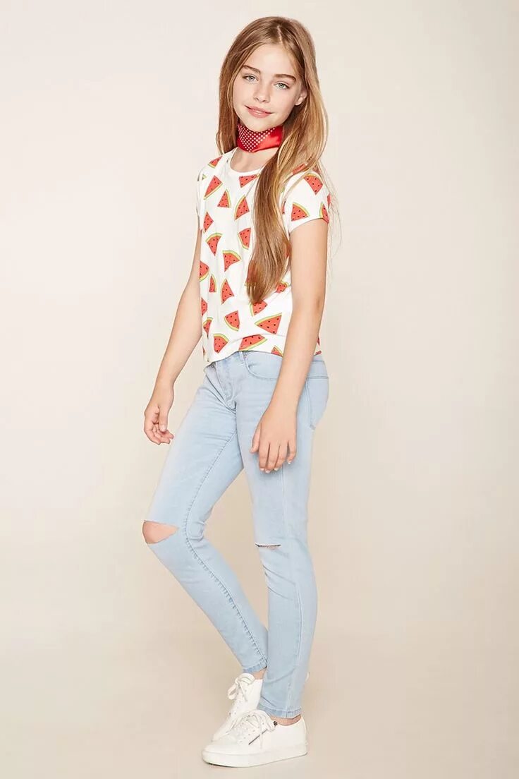 Девочки джинсах каталог. Kid girl в джинсах. Jeans Tween girl джинсах. Jailbaìt Kids Jeans. Tween skinny Jeans Dance.