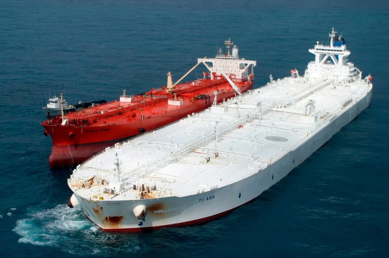 Какая мощность корабля. Супертанкер Батиллус. Ti Asia танкер. Hellespont Fairfax танкер. Knock Nevis танкер.