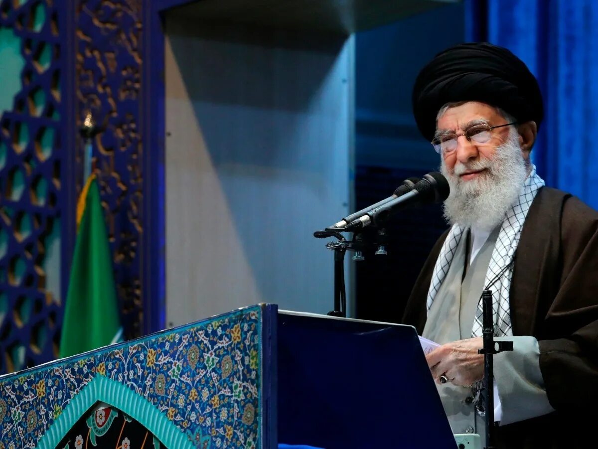 Мечеть шах черах. Флаг teheran city. Иран достопримечательности с флагом. Персия исфахан город. Iran s.