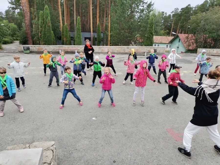 Дол изумруд екатеринбург. Детский лагерь изумруд свердловская область. изумруд курганово лагерь екатеринбург. изумруд лагерь екатеринбург 2025. детский оздоровительный лагерь изумруд екатеринбург.