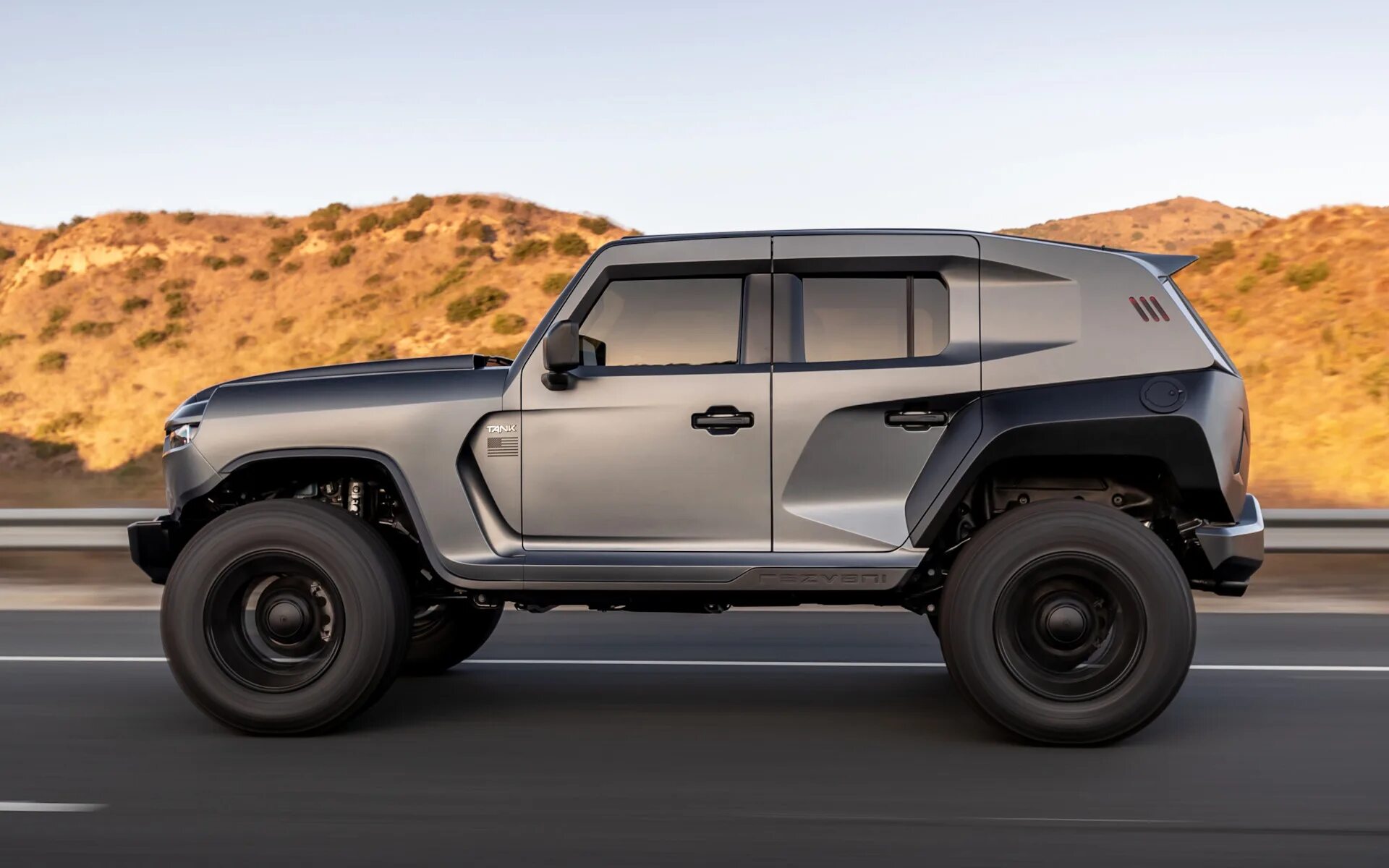 Внедорожник танк rezvani. Уаз резвани. Rezvani hercules 6x6. Танк внедорожник 2020 резвани. Rezvani tank 2021.