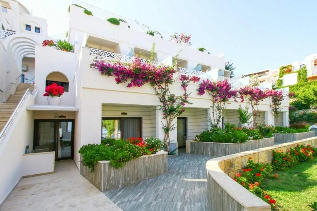 Пляж бардакчи (bardakci). Азка бодрум. Azka hotel bodrum. Azka hotel bodrum. Бодрум ул.