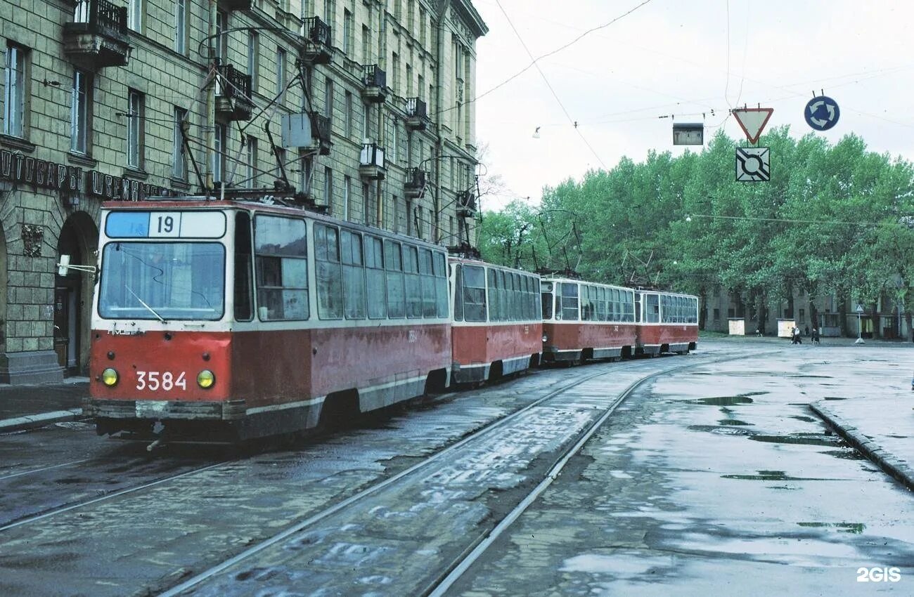 Трамвай 19 СПБ. Лм-68м. Переулок Усыскина трамвай.