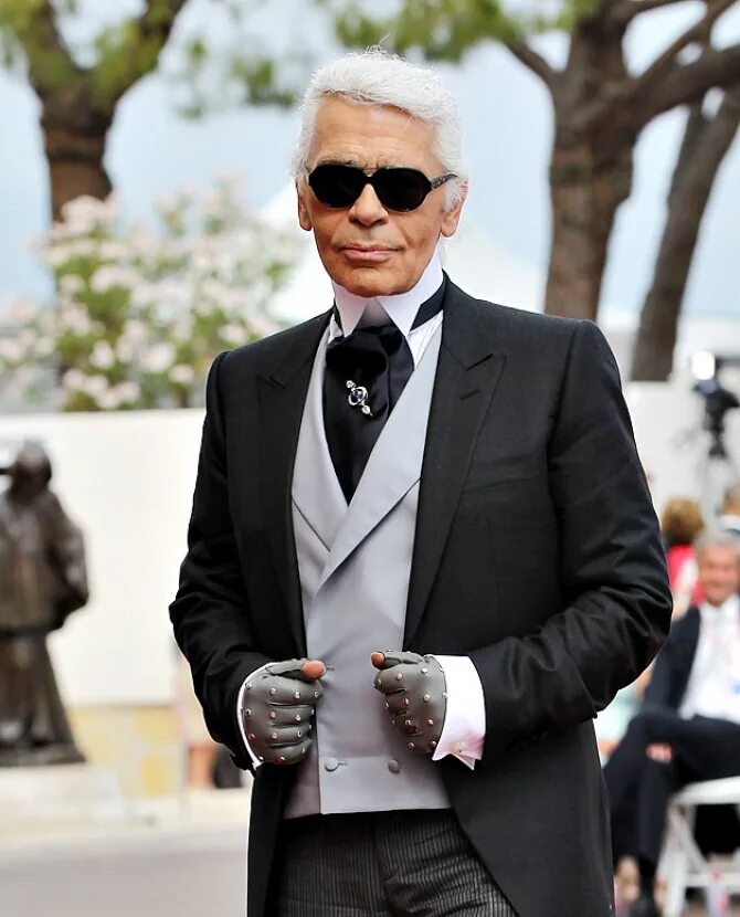 Karl lagerfeld коллекция. Лагерфельд. Karl lagerfeld коллекция. Karl lagerfeld дизайнер. Karl lagerfeld коллекция.