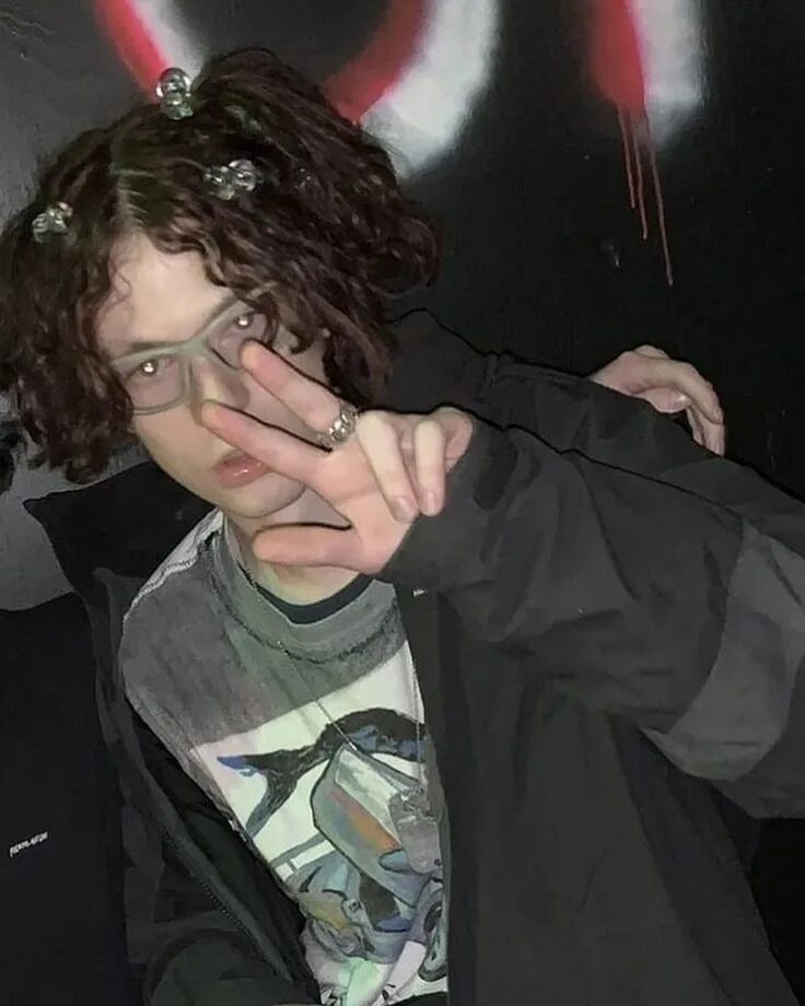 Bladee dg. Блэйди. Bladee drain gang. Bladee rapper. Bladee drain gang.