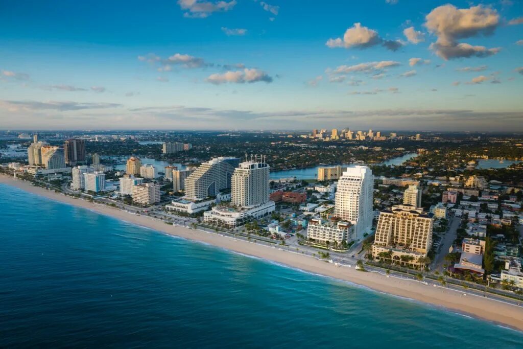 Fort lauderdale. Форт Лодердейл Майами. Форт-Лодердейл, Флорида. Город Форт Лодердейл штат Флорида. Пляжи Форт Лодердейл Флорида.