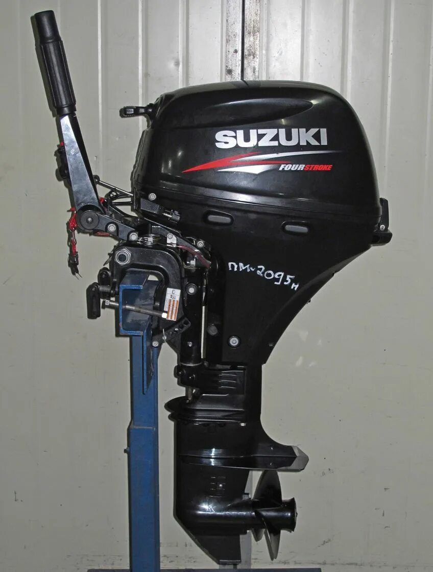 Лодочный мотор Suzuki DF 20. Лодочный мотор Сузуки 9.9. Мотор Сузуки 15 2-х тактный. Лодочный мотор Suzuki 15.