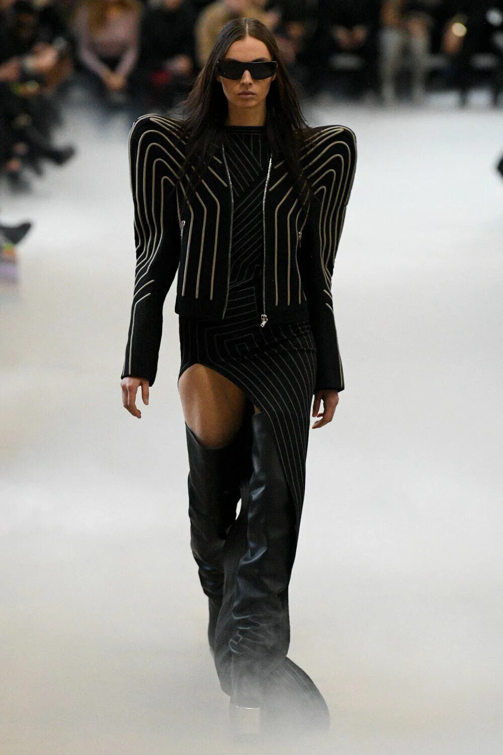 Рик оуэнс одежда. Рик оуэнс. Рик оуэнс показ 2024. Рик оуэнс показ 2022. Rick owens fw22.