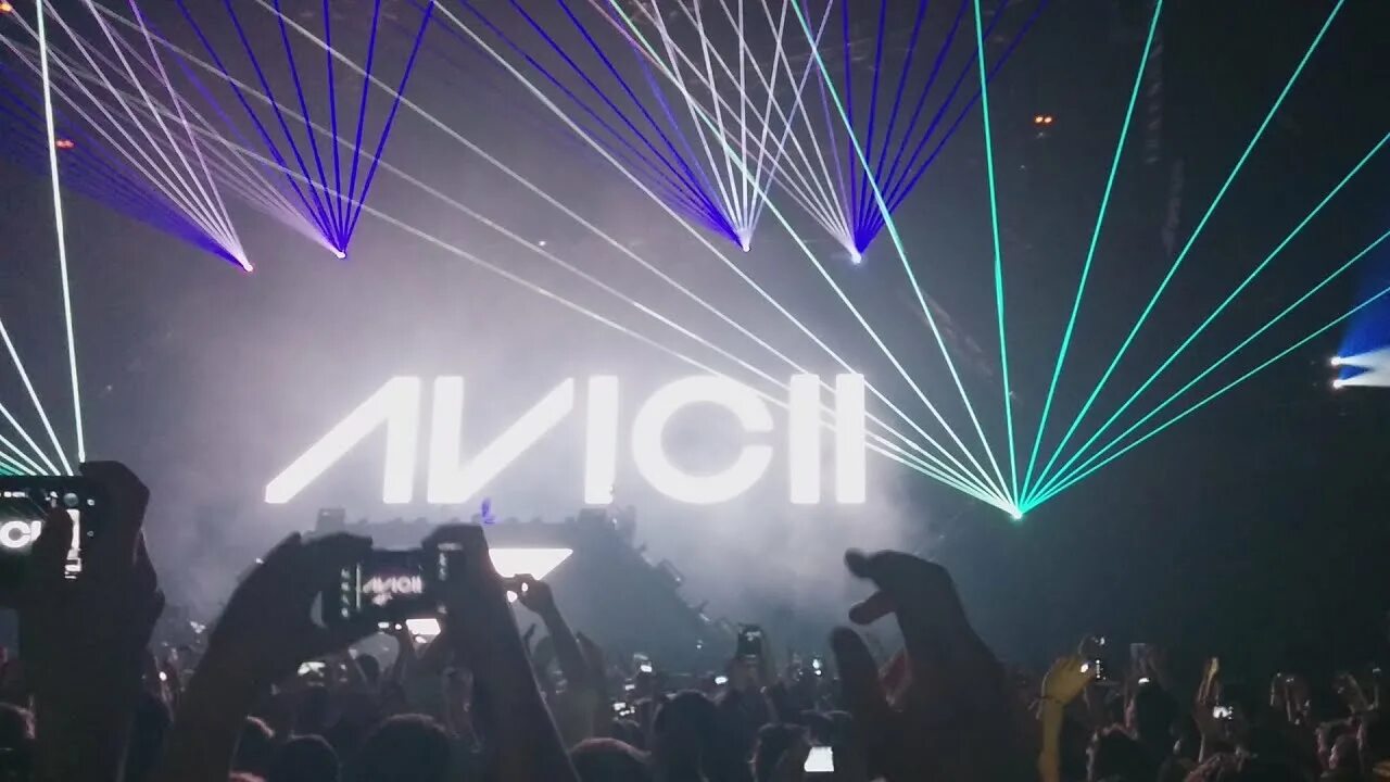 Авичи на концерте. Avicii концерт. Avicii концерты 2014. Концерт Авичи в Москве 2017. Levels live