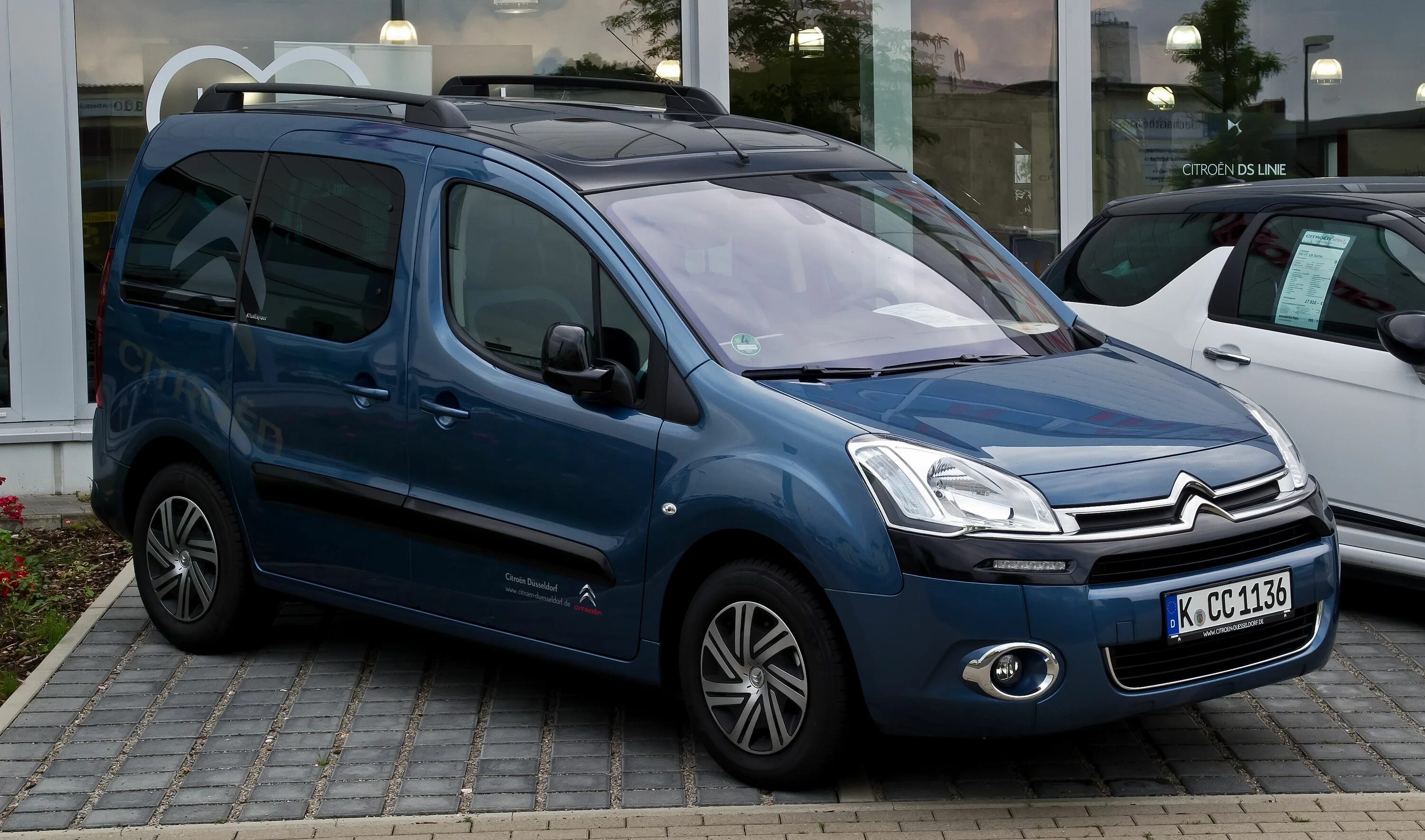 Ситроен берлинго 2012 года. Ситроен Берлинго 2. Citroen Berlingo Multispace 2012. Citroen Berlingo Multispace. Ситроен Берлинго 1.6.