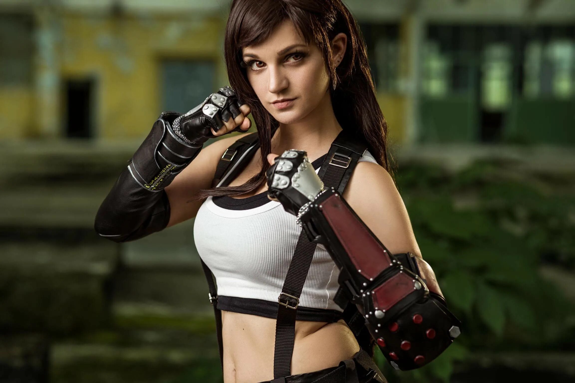 Tifa cosplay. Тифа Локхарт. Тифа Локхарт Final Fantasy 7 Remake косплей. Тифа Локхарт Final Fantasy VII Cosplay. Косплей Айрис Final Fantasy 7.