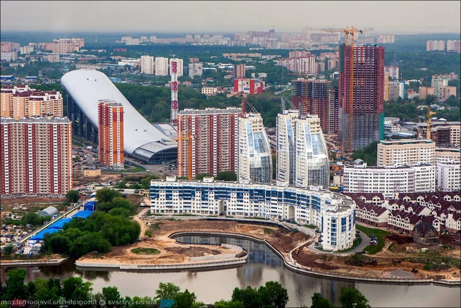 Где город красногорск. Красногорск. Красногорск Московская область. Красногорск центр города. Город Красногорск Павшино.