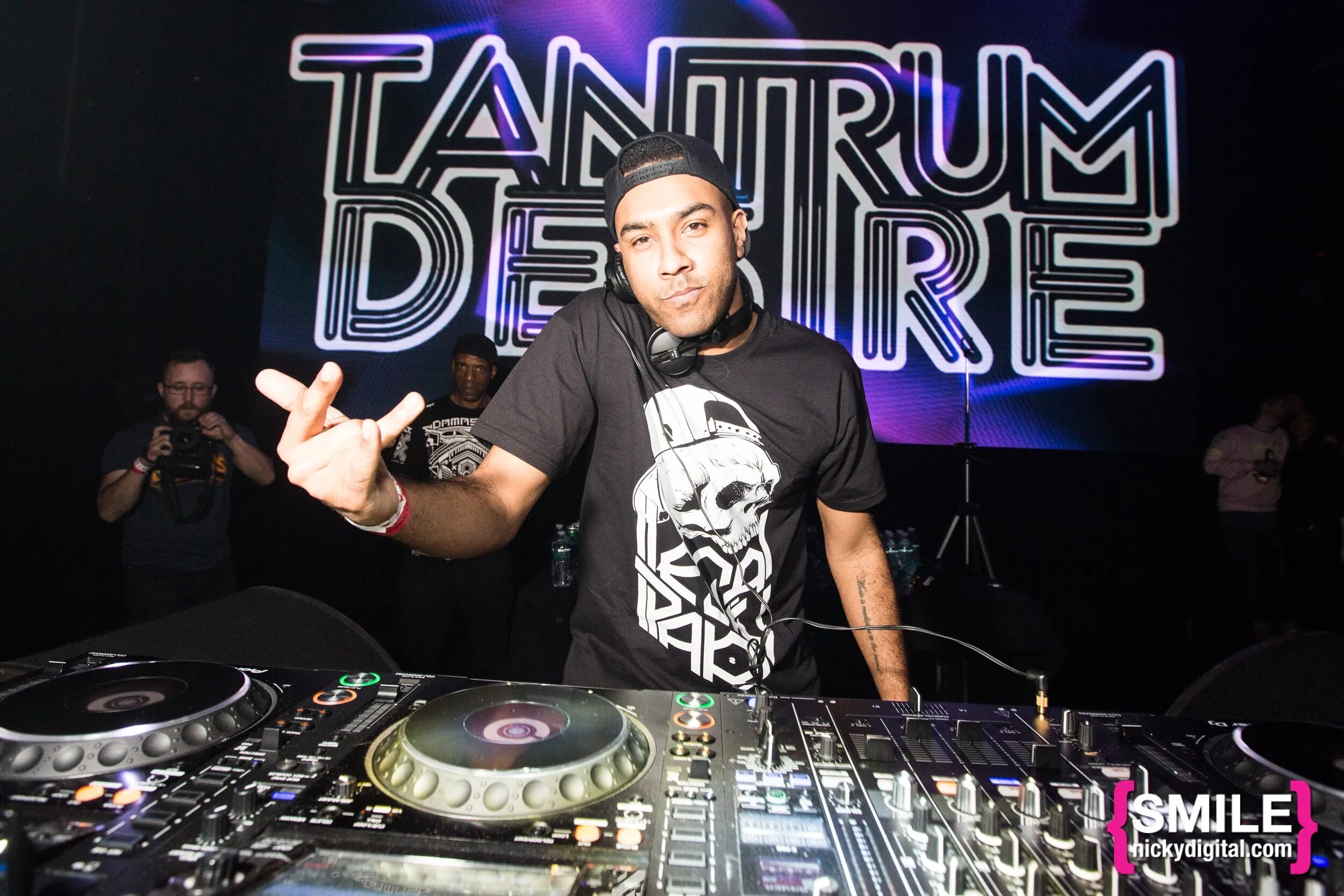 Kantik dokon. Desired love. Tantrum desire. Desire remix years years 128. Dj desire.
