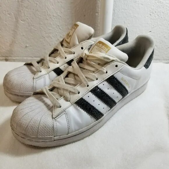 Adidas superstar aux 3 bandes. Адидас marque aux 3 bandes. Adidas superstar aux 3 bandes. La marque aux 3 bandes adidas олимпийка. La marque aux 3 bandes adidas кеды 90 годов.