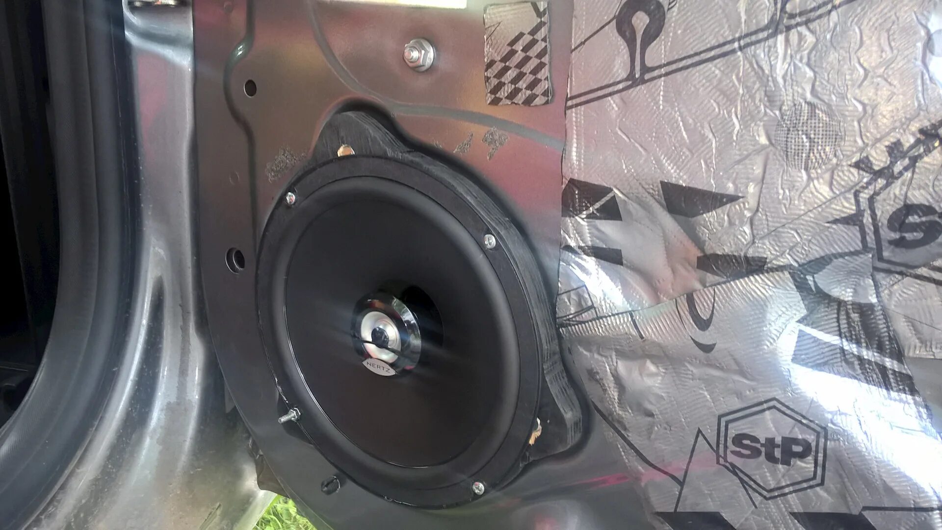 Штатные динамики лада веста. Какие динамики стоят в ладе весте. Какие динамики стоят в ладе весте. Штатные динамики лада веста. Задние динамики веста св на 16.