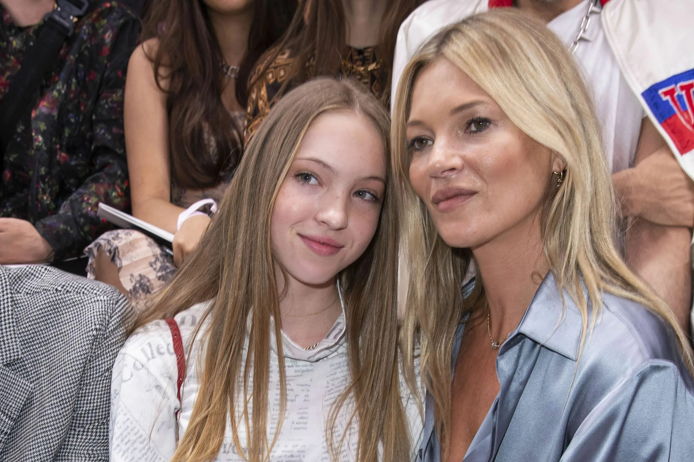 Дочка кейт мосс 2020. Кейт мосс дочь лила грейс. Кейт мосс дочь лила грейс. Дочка кейт мосс 2020. Кейт мосс с дочкой.