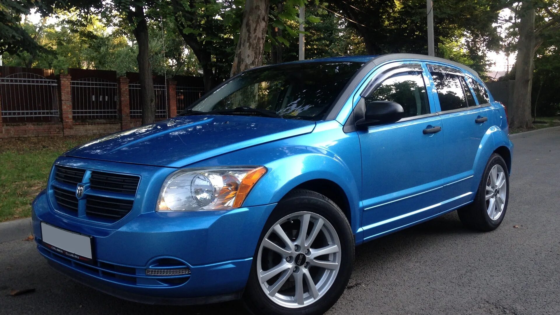 Dodge caliber купить. Dodge Caliber 2002. Додж Калибр голубой. Додж Калибер 2005. Додж Калибер 2008.