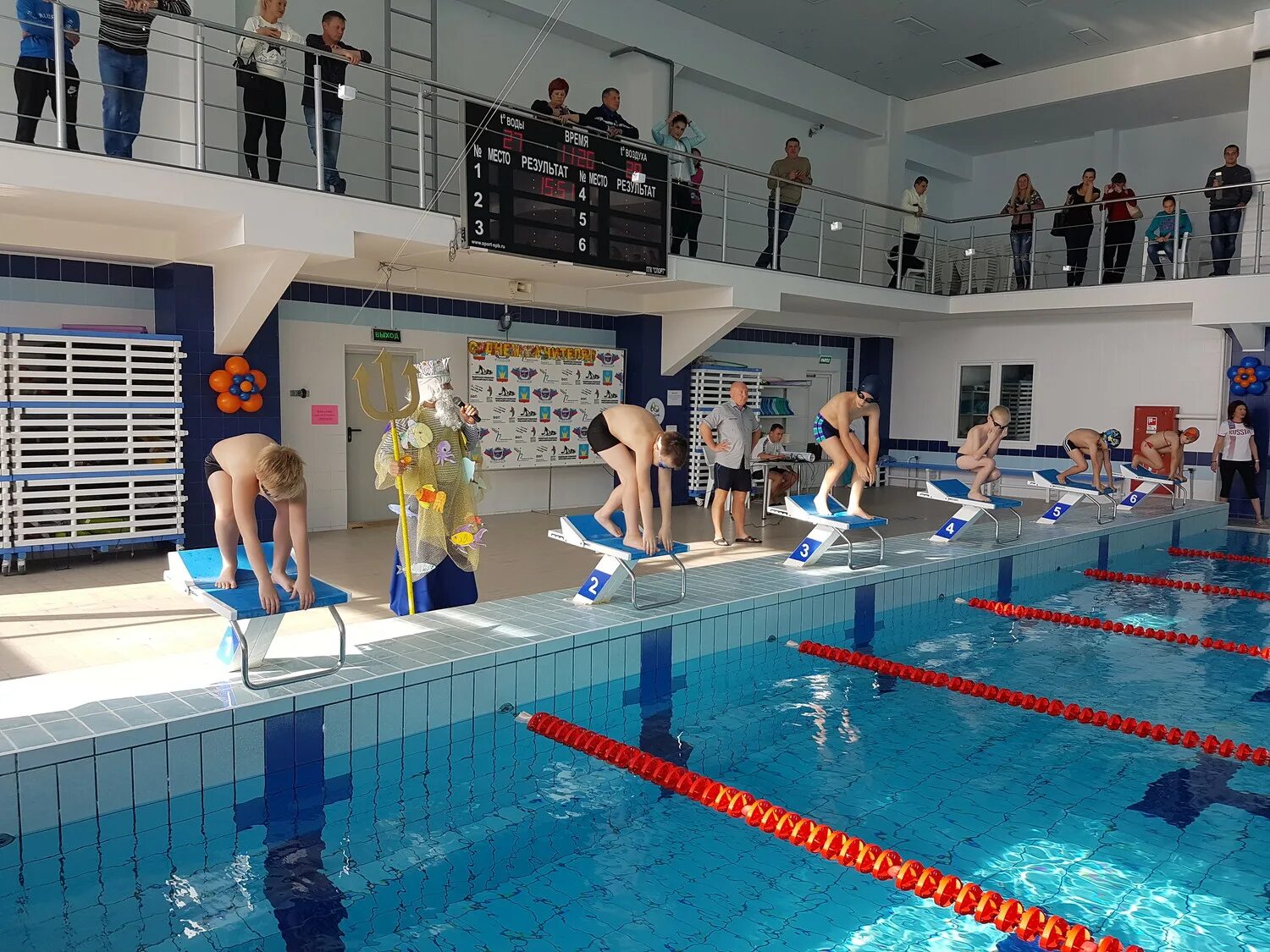 бассейн волна спб московский пр 150. волна спортивный комплекс на московском бассейн. бассейн в смоленске 50 метров. адрес бассейна волна. бассейн волна казань.