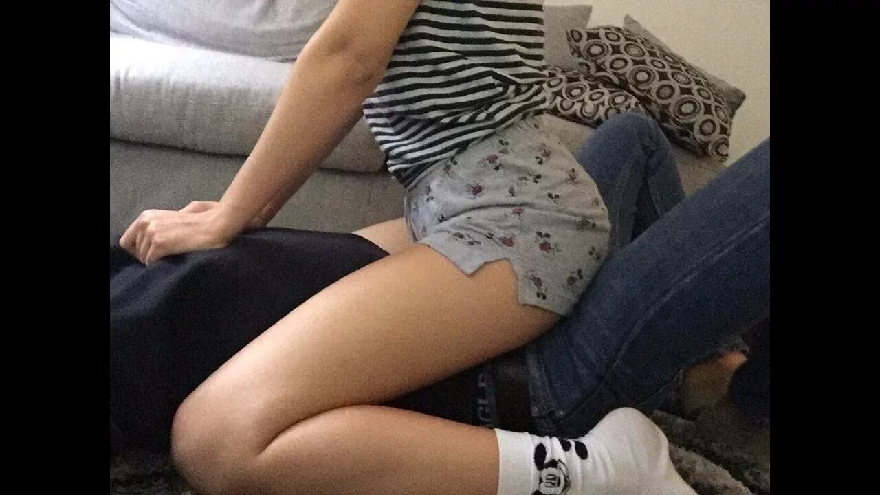 Brother humping brother. Спящие пятиклассницы. Трется о мебель. Girl humping. Хампинг pillow kid.