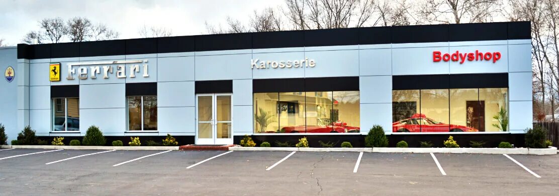 швейные мастерские ателье. шинный поезд. Avanto трамвай. мастерская дизайнера одежды. красивый гараж внутри.