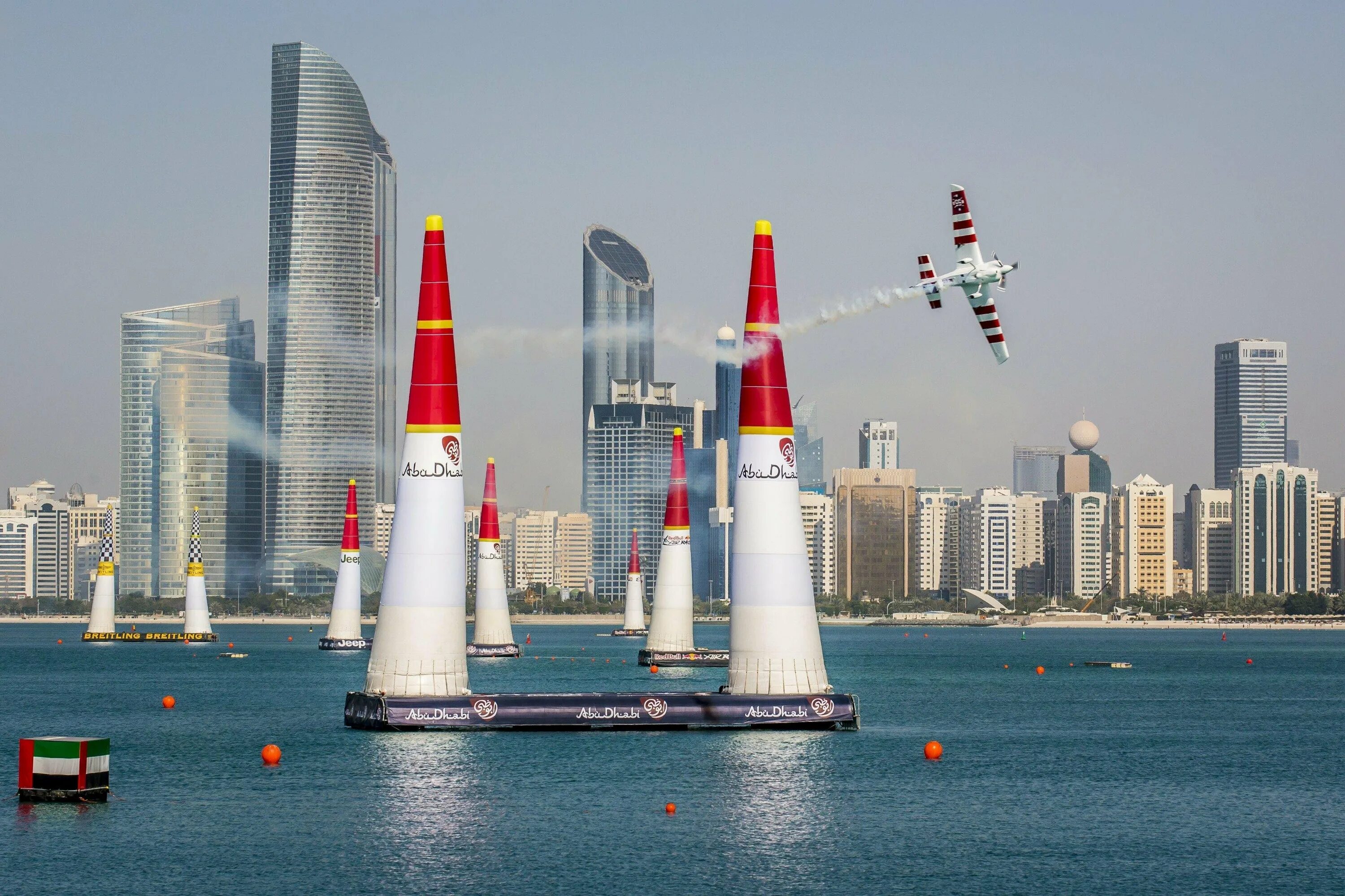 Погода в абу даби сейчас и температура. Red bull Air Race: Abu Dhabi -. Абу Даби 2016. Ред Булл Бурдж Халифа. In the Red bull Air Race.