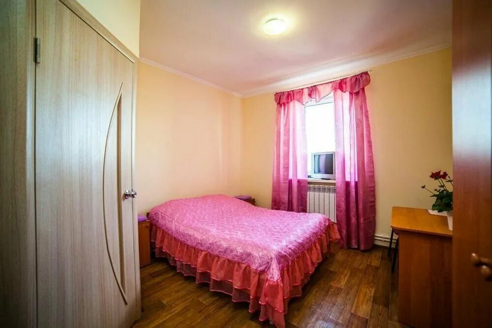 собственный проспект 84 в петергофе. гостиница жили были. жили были каменномостский. жила была отель. гостиница жили были в петергофе.