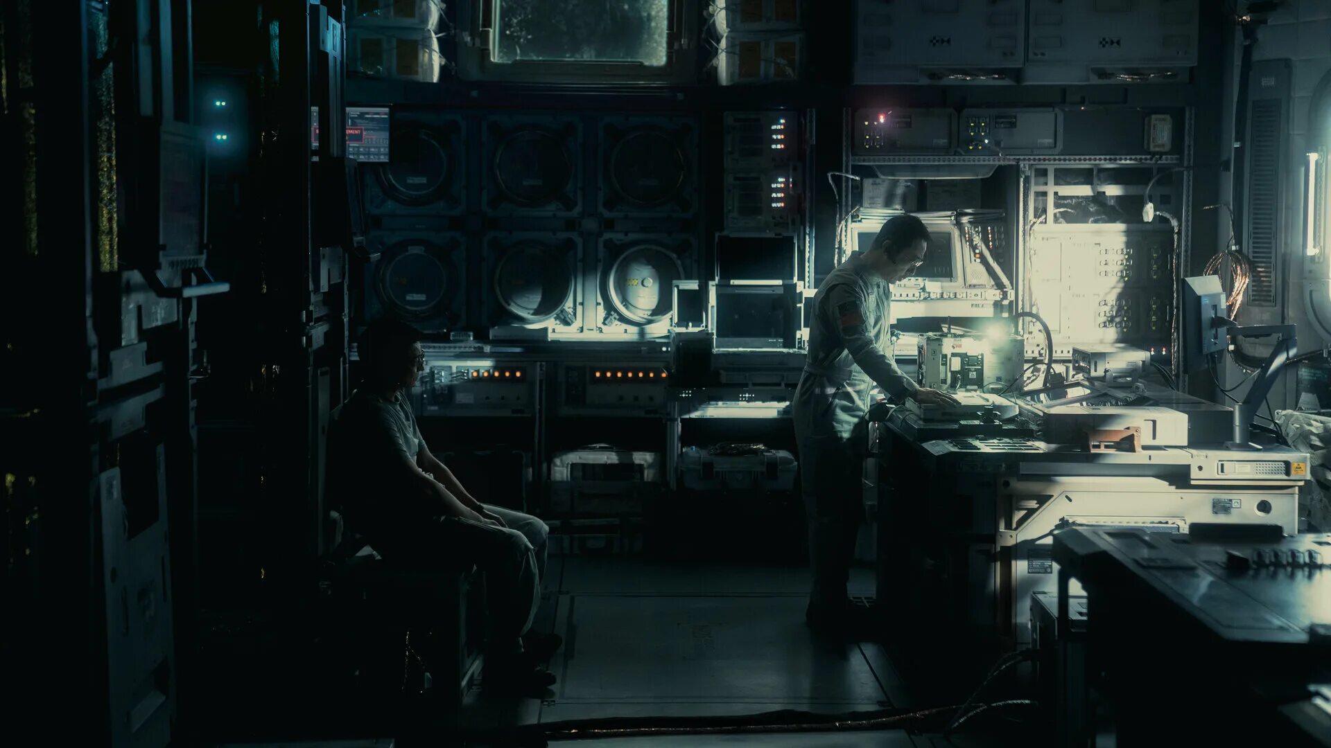 блуждающая земля сюжет