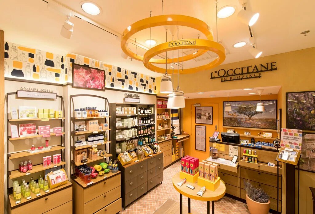 L'occitane магазин. Французский магазин косметики. Магазин французской косметики. Магазин французской косметики. Косметика франция l'occitane.