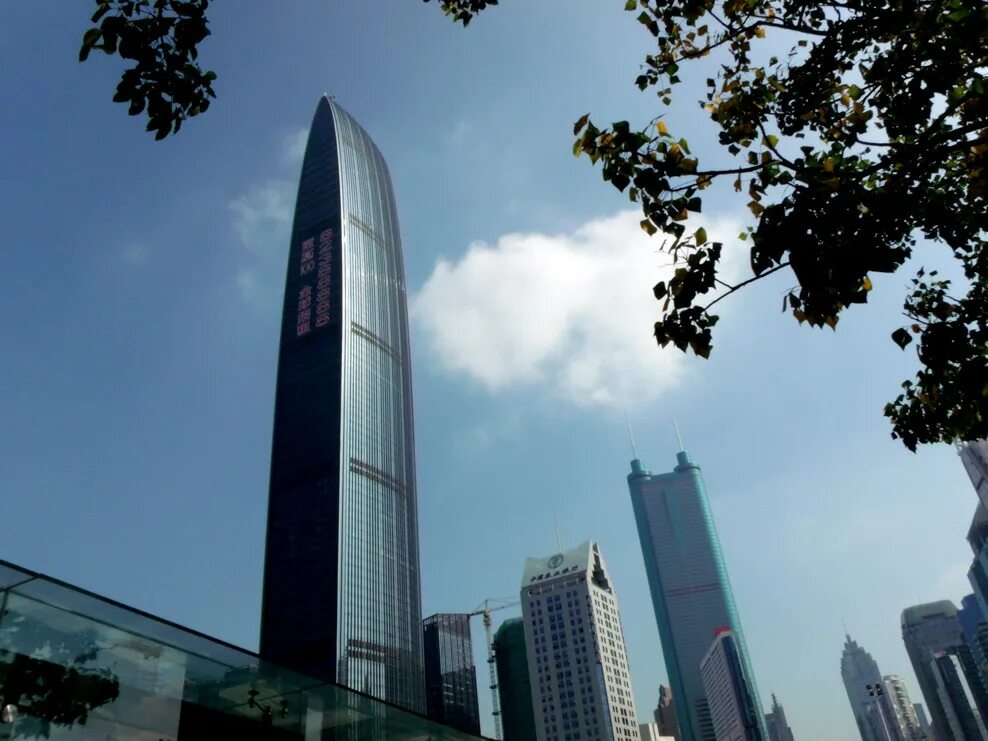 Ухань-гринлэнд-сентер, китай, 636 метров. Башня 100 метров. Небоскрёб 100 метров. Башня 100 метров. Kk100 шэньчжэнь.